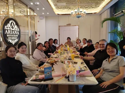 Clientes de Yiwu Cambridge en reunión comercial